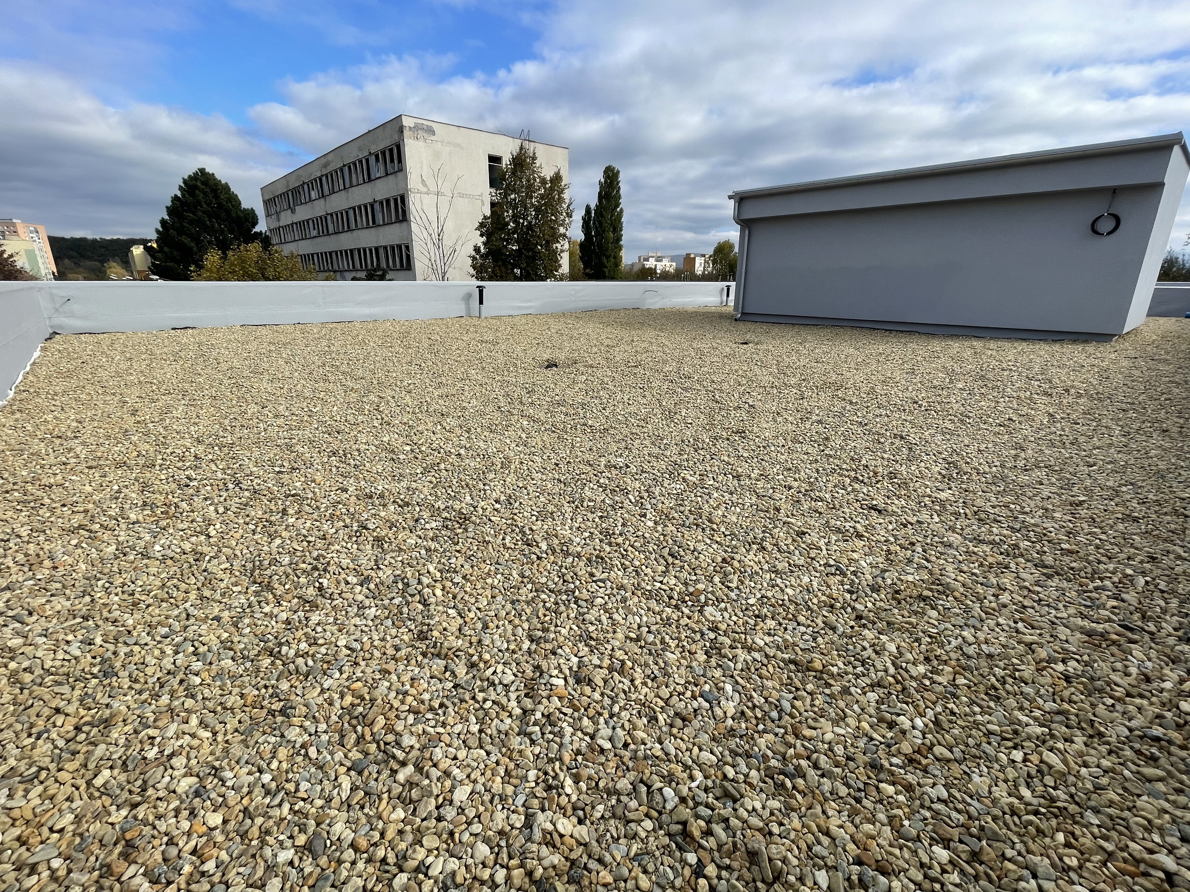 realization.title-img