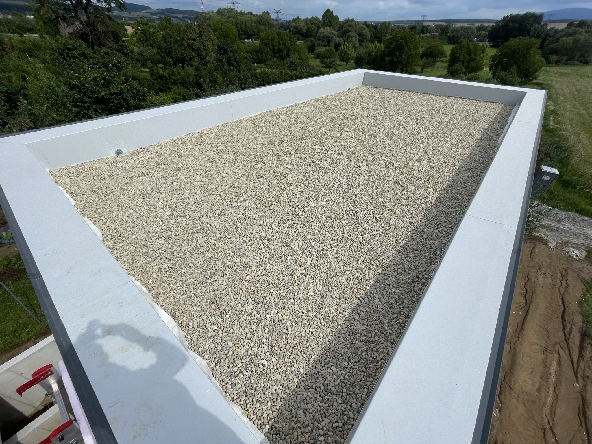 realization.title-img